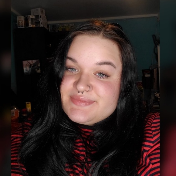 ava_lou